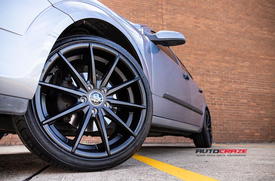 HOLDEN ASTRA  5 STUD  CONCAVE MATTE BLACK